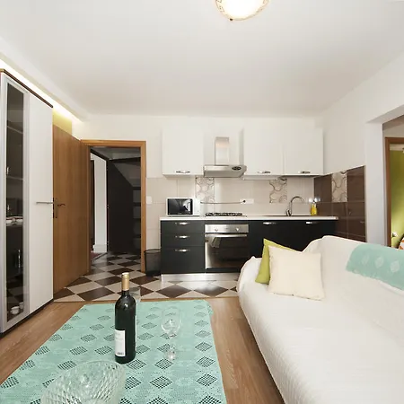 Aparthotel Kranjac 3*