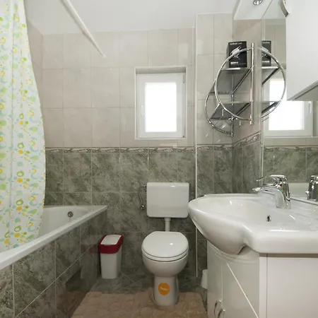 Aparthotel Kranjac 3*