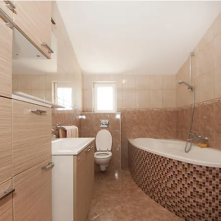 Aparthotel Kranjac 3*