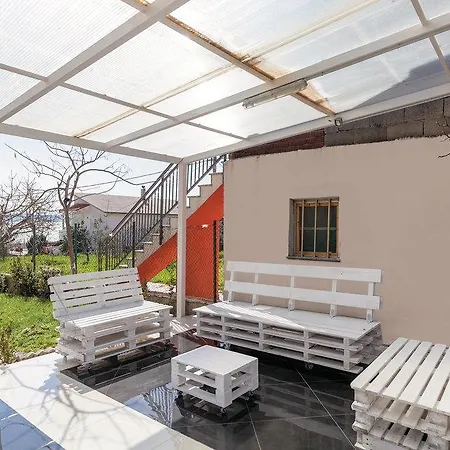 Kranjac Aparthotel 3*
